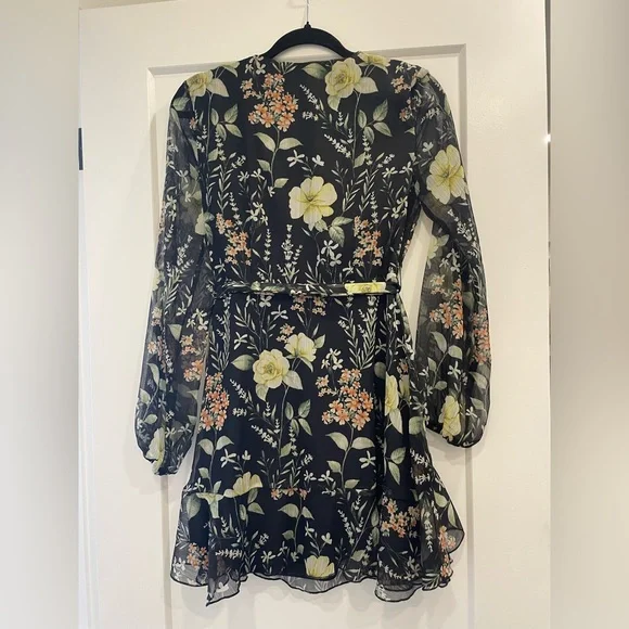 Forever 21 long sleeve wrap dress - Picture 2 of 5